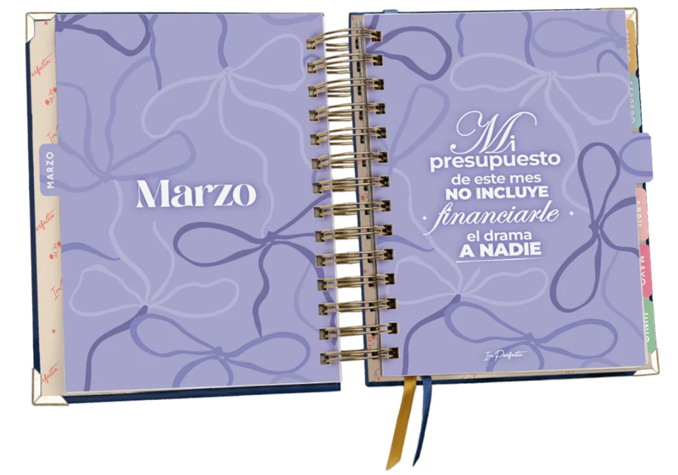 Apertura de marzo con su frase y la pestaña troquelada