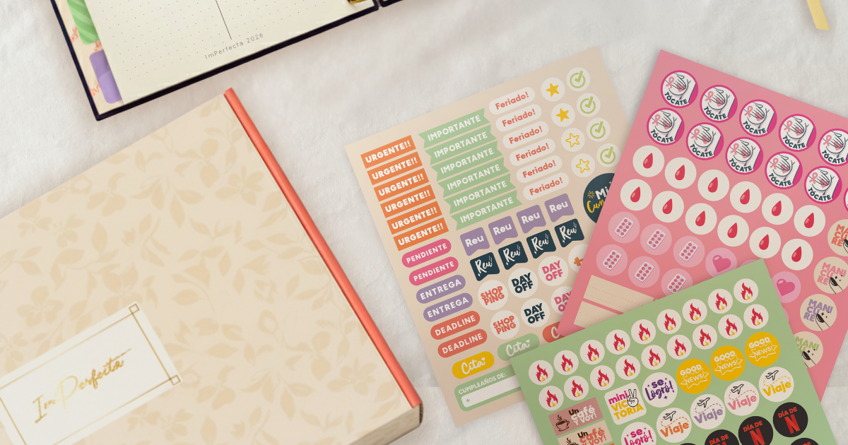 Cajas y stickers de Agenda ImPerfecta 2026